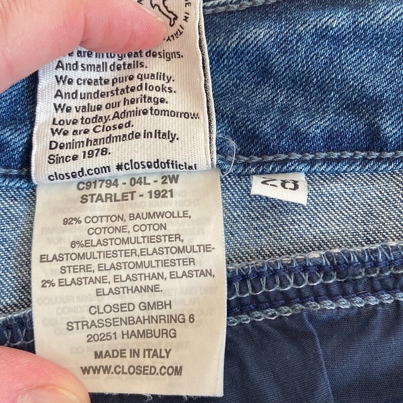 Closed raw hem ankle length jeans. - Picture 9 of 9